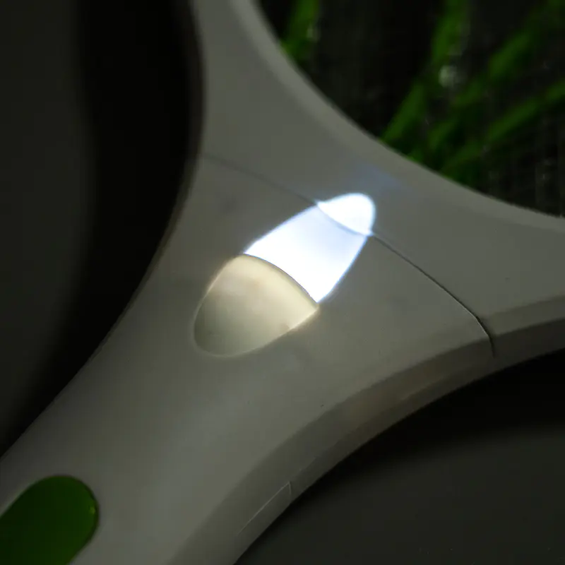 FF-988 1200 mAh ladattava litiumakku LED-valolla, monitoimisella sähköisellä hyttyshävittäjällä FF-988 1200 mAh ladattava litiumakku LED-valolla, monitoimisella sähköisellä hyttyshävittäjällä